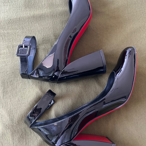 CHRISTIAN LOUBOUTIN Miss Sab Patent Red Sole Pumps - Picture 4 of 7